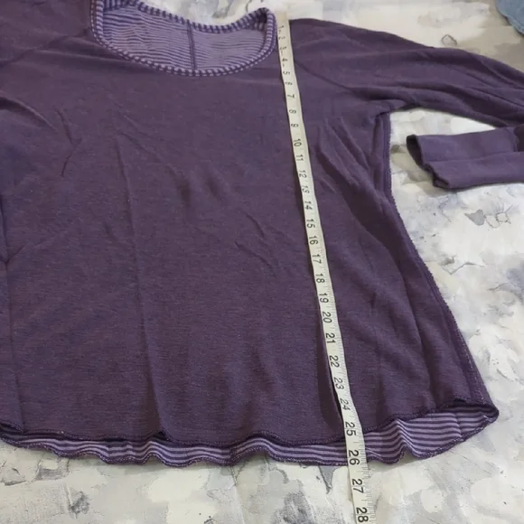 Size M Lululemon Purple Striped Long Sleeve Reversible Shirt - Picture 15 of 16